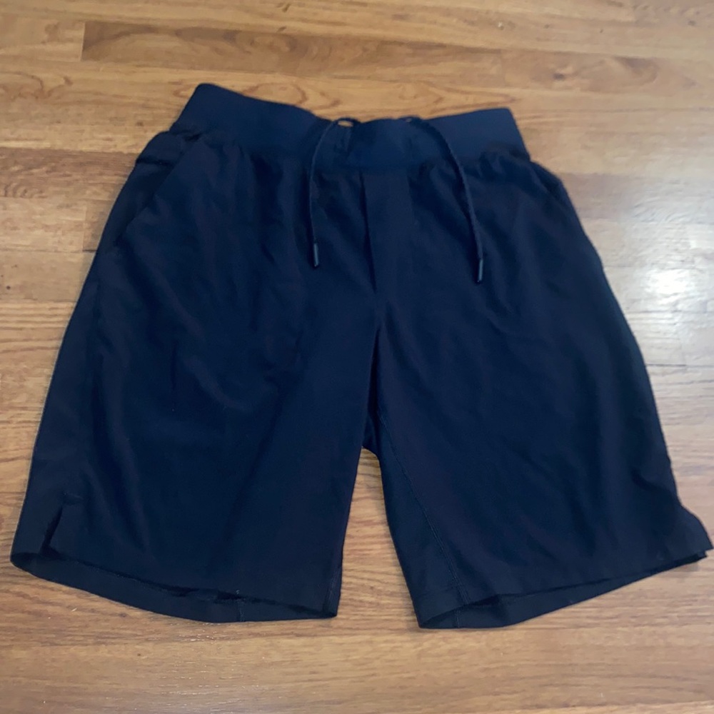 Lululemon small black shorts